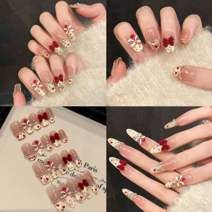 Dekoratives Press-On Nagelkunstset mit verzierten Blumen- und Edelsteinelementen