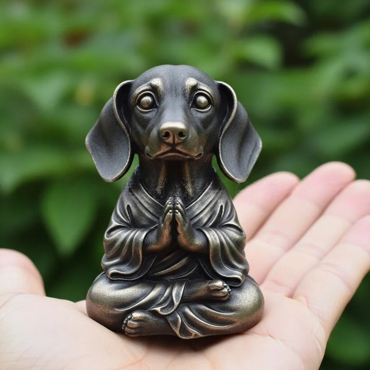 Dekorative meditierende Hundefigur Karnz