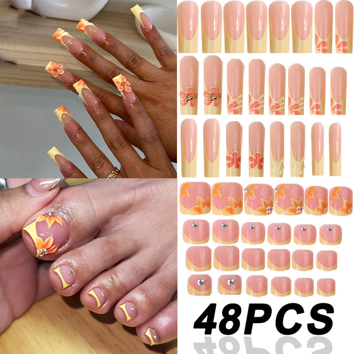 Französisch inspiriertes Blumen Press-On Nagelset Karnz