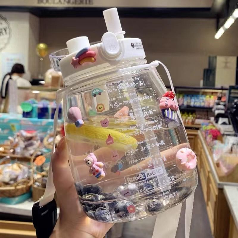 Damen große Wasserflasche mit integrierter Skala und Freisprecheinrichtung Karnz