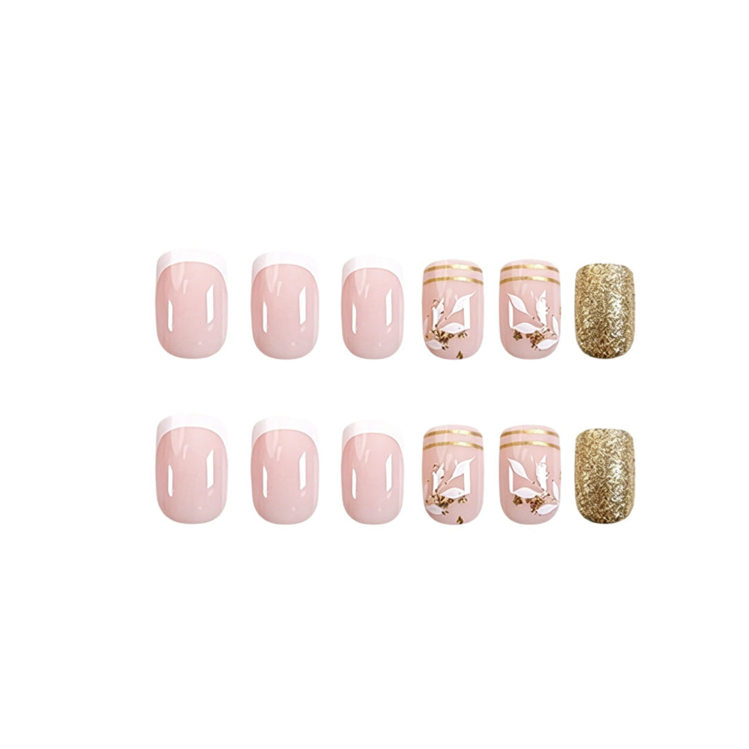 Elegante dekorative Acryl-Nagelkunst-Verzierungen Karnz