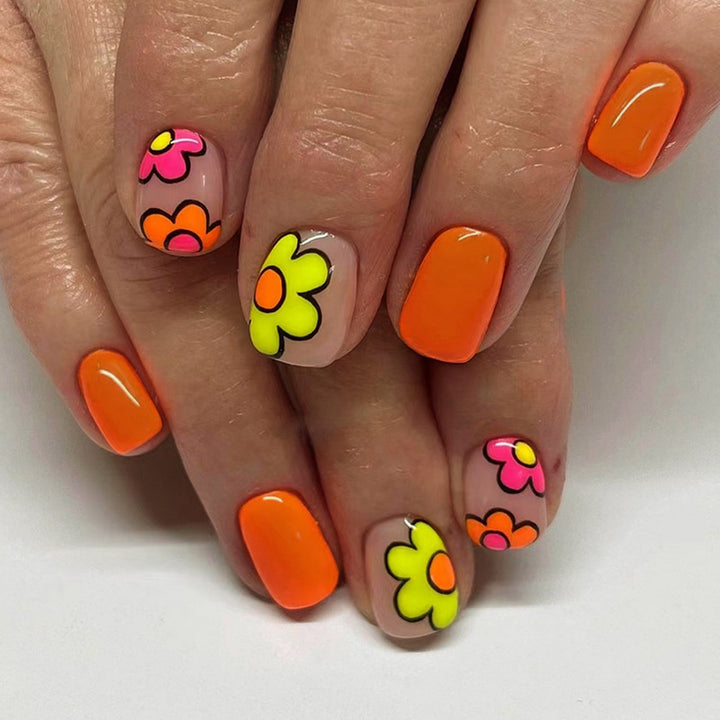 Künstlerische Blumennägel Tipps Karnz