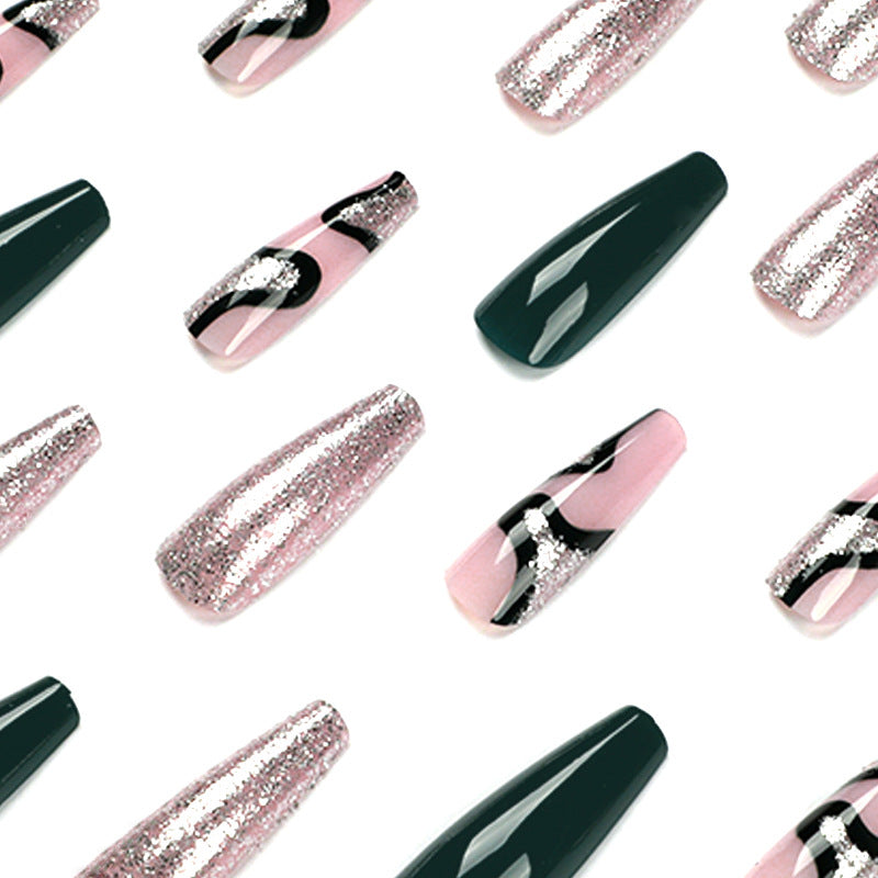 Künstliche Nagelkunst mit eleganten Glitzer- und Farbverlaufseffekten Karnz