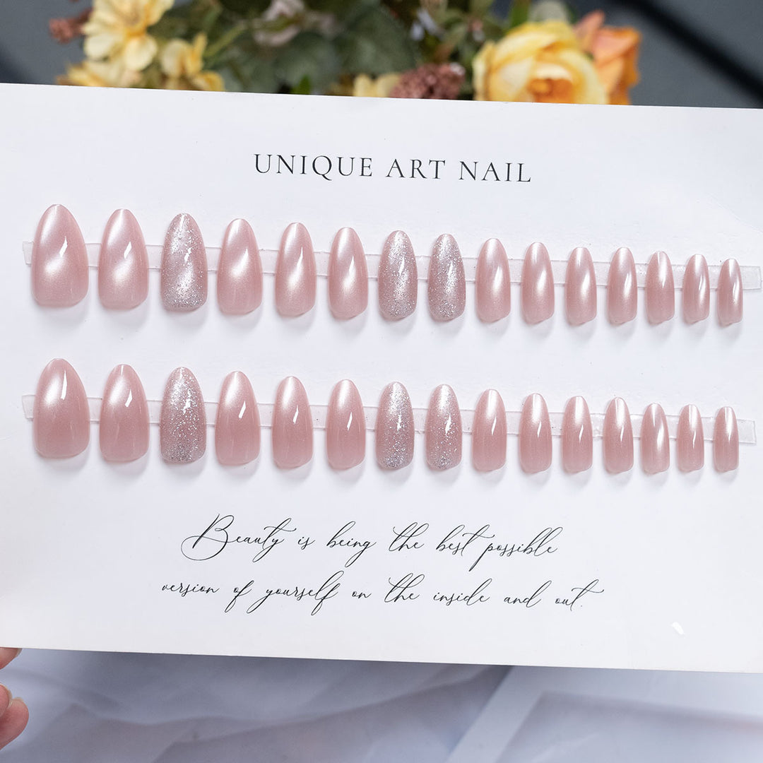 Press-On-Nagelset mit Glitzerakzenten