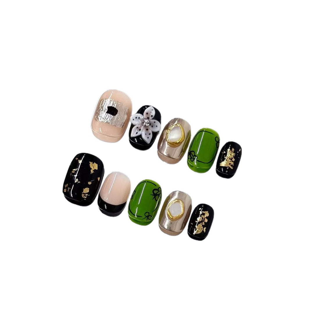 Dekorativer Nagelkunst-Set Karnz