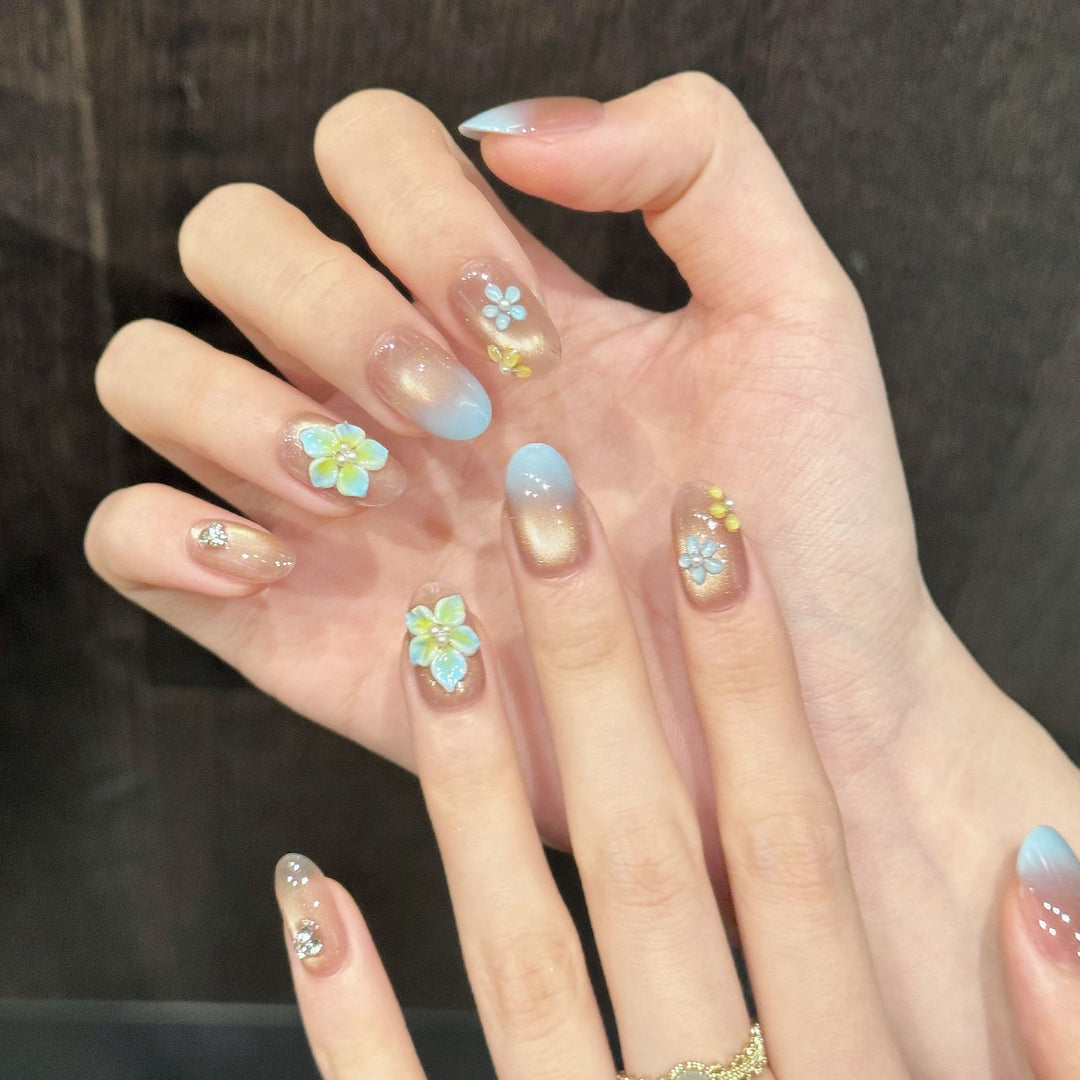 Blumen Press-On Nagelset mit elegantem Ombre-Finish und dekorativen Akzenten