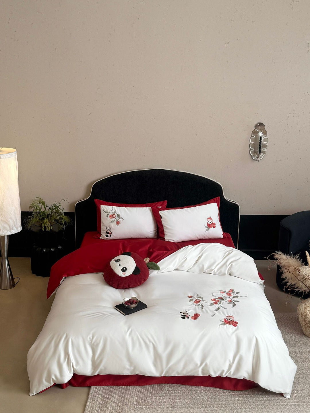 Bestickte Baumwollsatin-Bettwäschegarnitur mit floraler Apfel- und Panda-Applikation Karnz