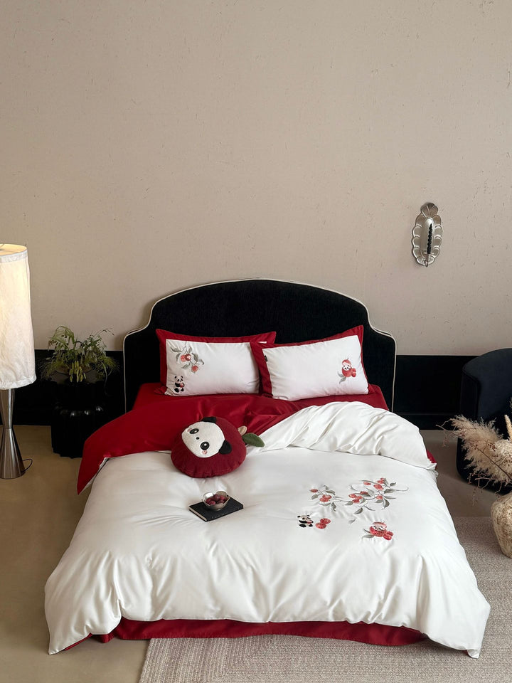 Bestickte Baumwollsatin-Bettwäschegarnitur mit floraler Apfel- und Panda-Applikation Karnz