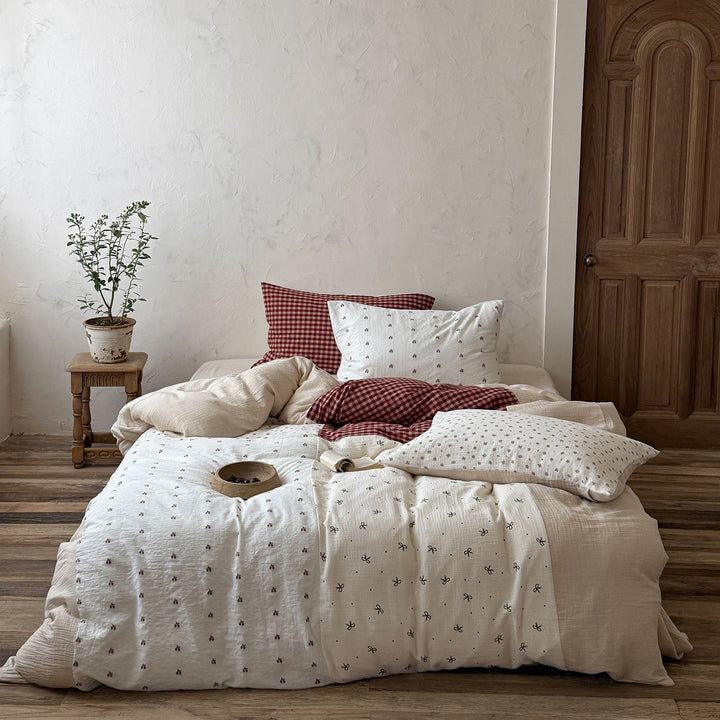 Umkehrbares Baumwoll-Leinen Bettbezugset mit mini Blumenstickerei & Gingham Akzent