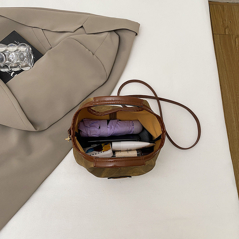 Glänzende Kunstleder-Handtasche