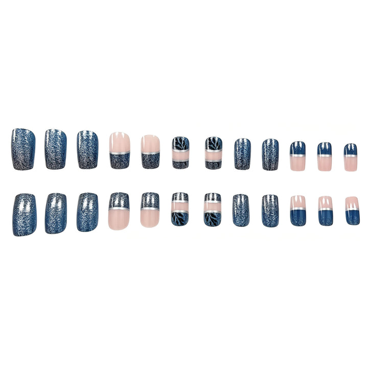 Dekoratives Nagelkunstdesign Karnz