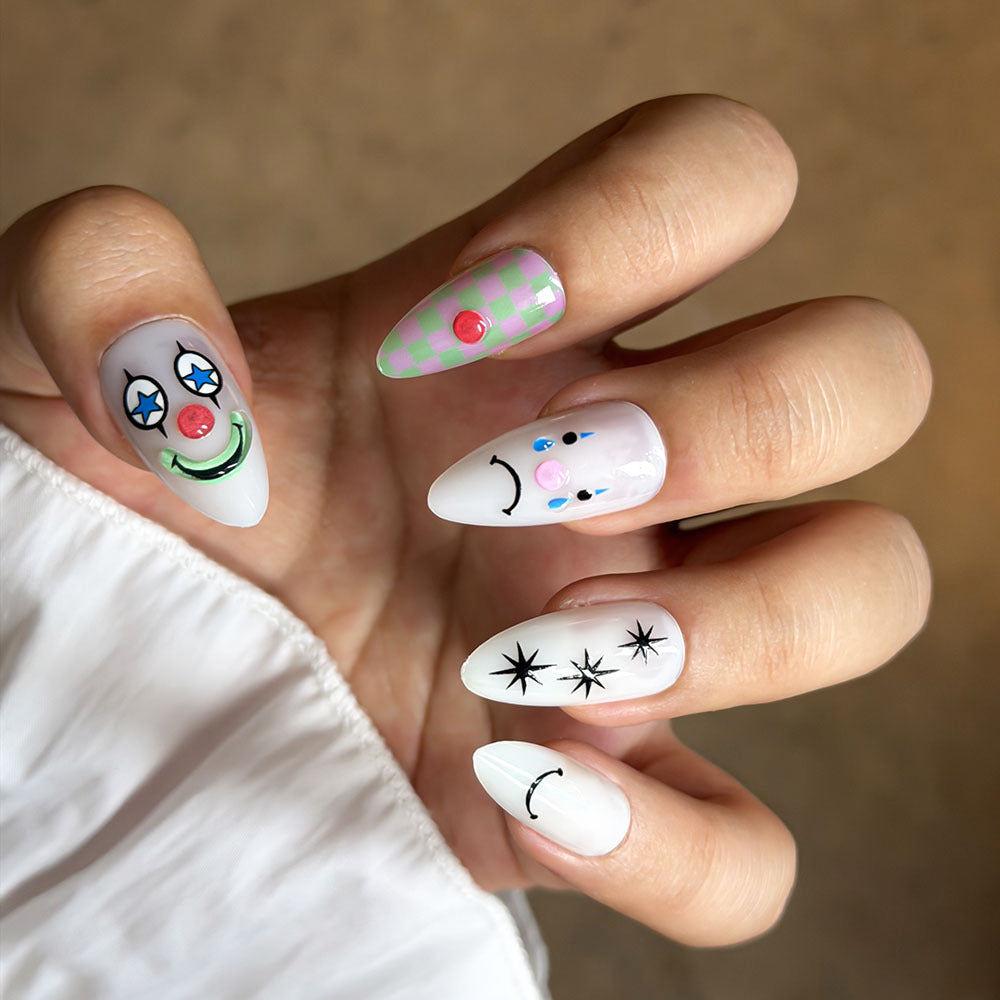 Verspieltes Press-On Nagelkunstset Karnz