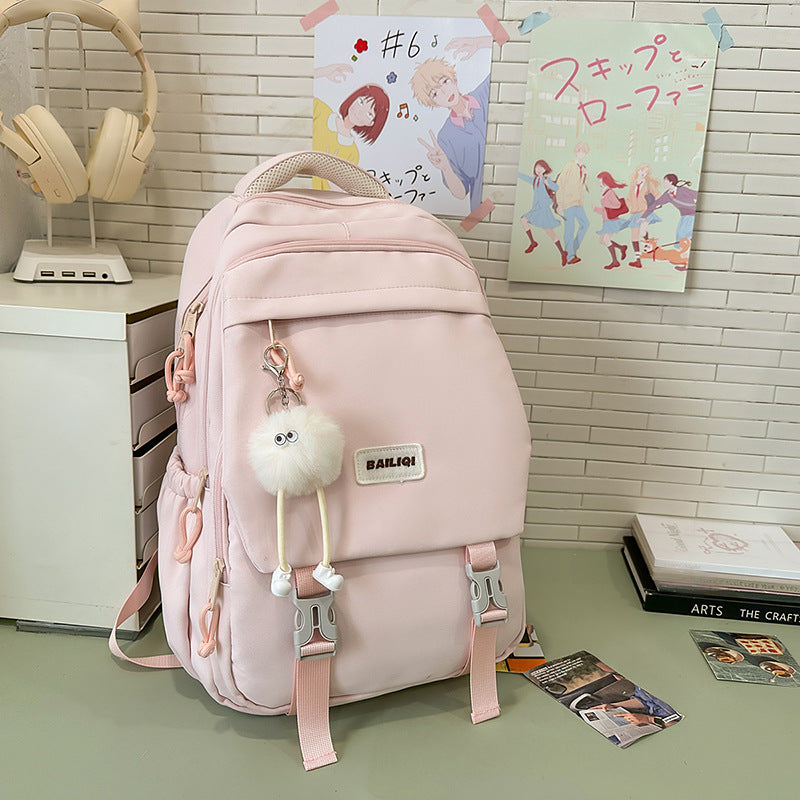 Stylische Multi-Funktions-Rucksack mit dekorativen Merkmalen Karnz