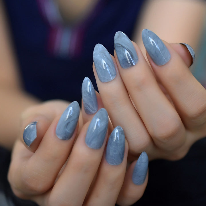 Elegante Marmor-Effekt Press-On Nagelspitzen Karnz