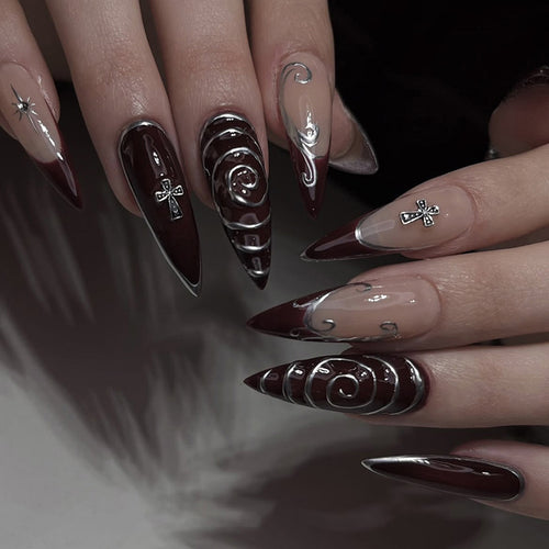 Künstlerisches Stiletto Press-On-Nägel-Set mit aufwendigen Designs Karnz