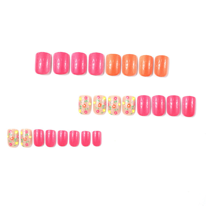 Trendiges Floral-Nagelkunst-Design Karnz