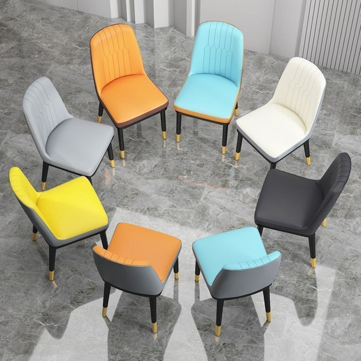 Designstuhl mit ergonomischer Polsterung Karnz