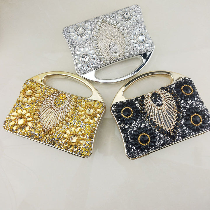 Elegante mit Kristallen verzierte Handtasche
