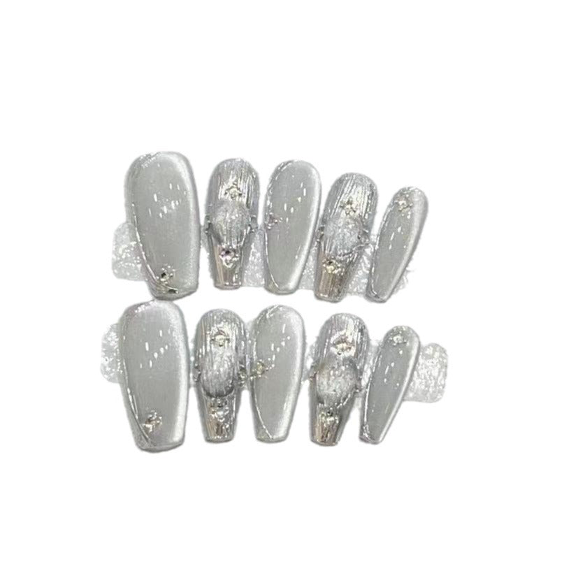 Elegantes Press-On-Nagelset mit Metallic-Finish Karnz