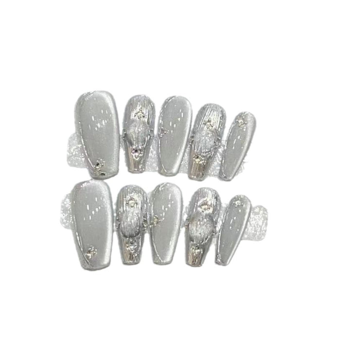 Elegantes Press-On-Nagelset mit Metallic-Finish Karnz