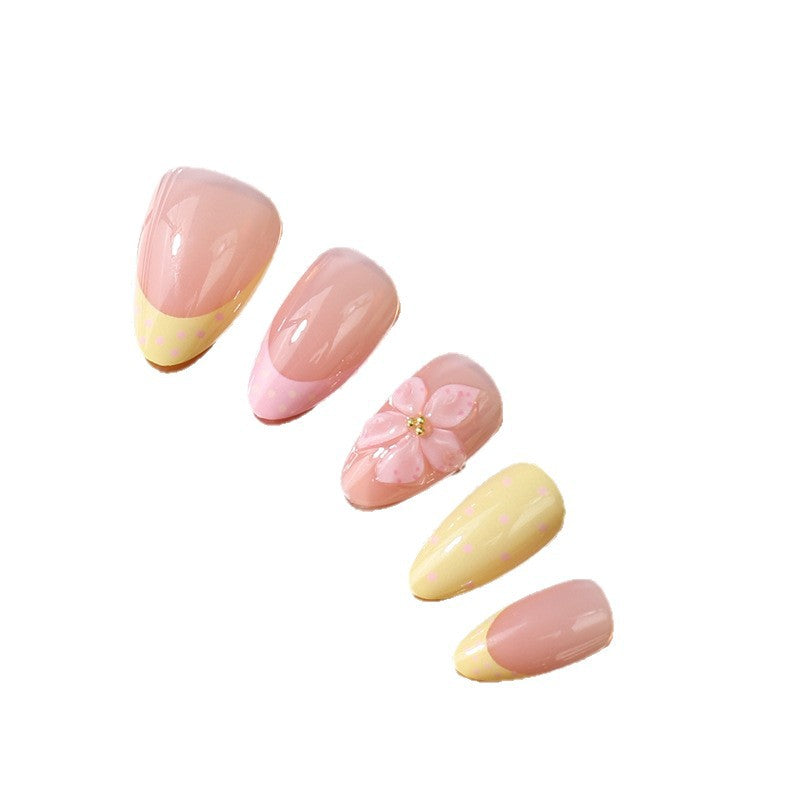 Floral Eleganter Press-On-Nagelset Karnz