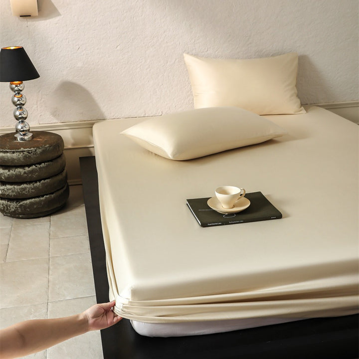 Satin-Feeling Tiefe-Taschen Spannbettlaken Set mit passenden Kissenbezügen