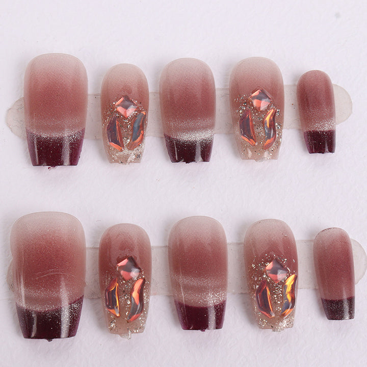Glänzendes Gradient Press-On Nagelkunstset mit dekorativen Akzenten Karnz