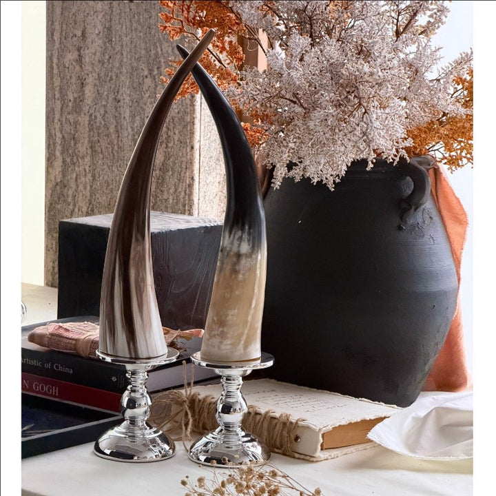 Dekorative Horn Statuen