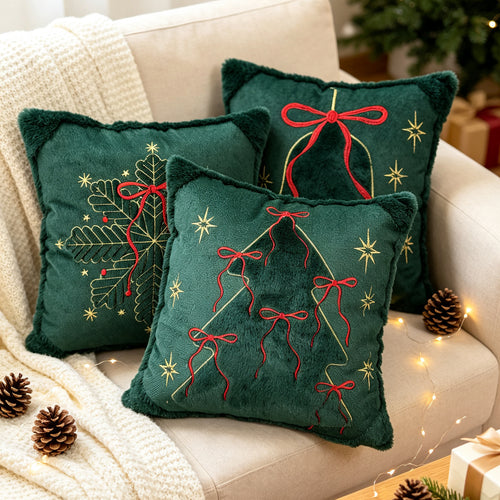 Luxuriös besticktes Samt Weihnachts-Wurfkissen mit Kunstfell-Fransen
