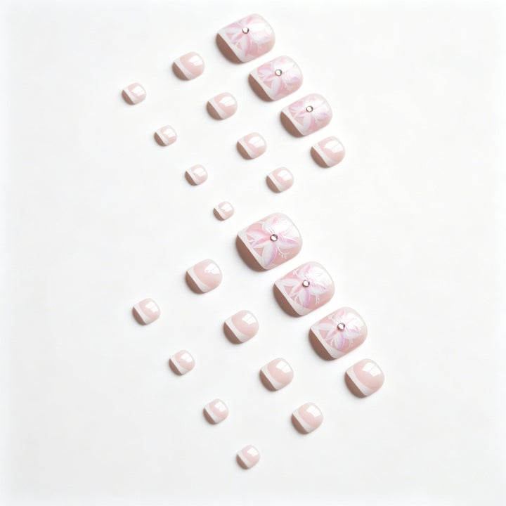 Detaillierte florale Acryl-Nagelkunst