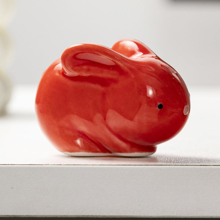 Dekorative Keramikfigur im Hasenformat Karnz