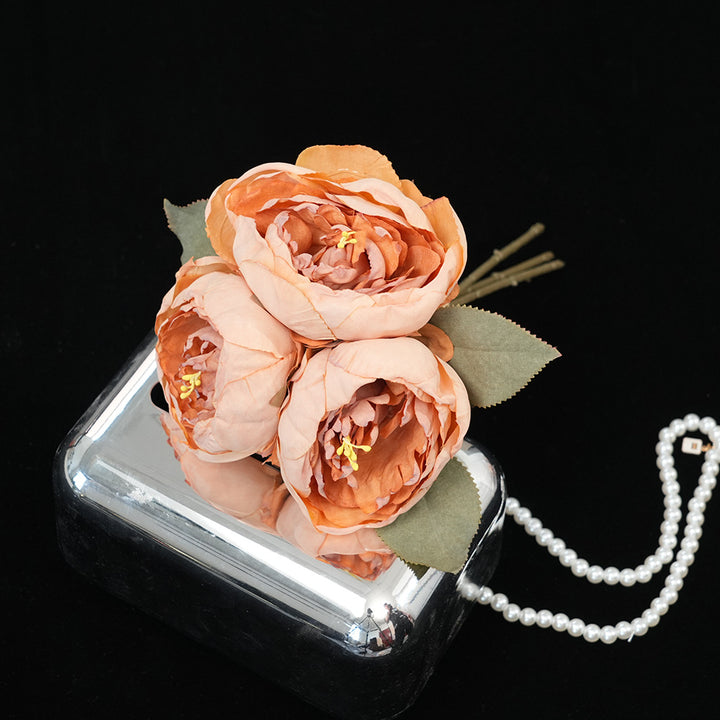 Elegante Blumenarrangement