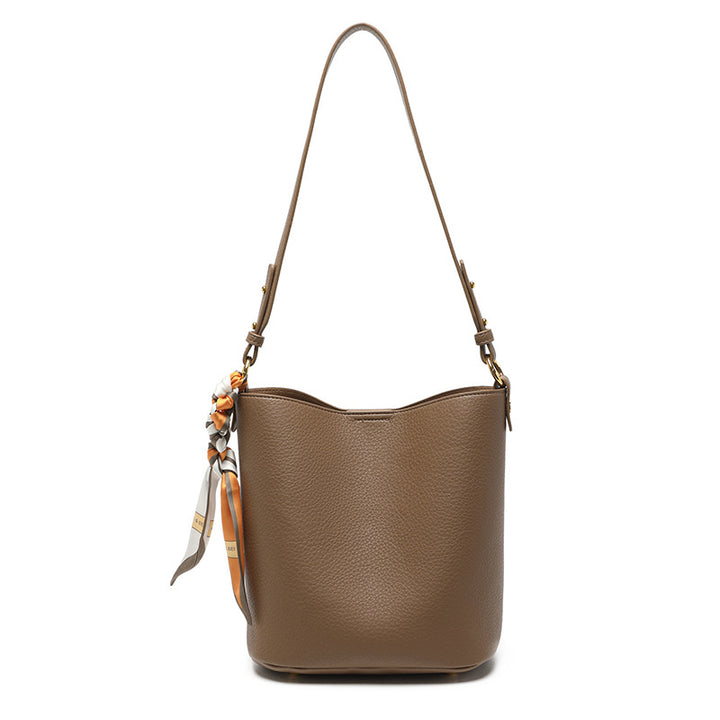 Texturierte Leder-Eimer-Tasche Karnz