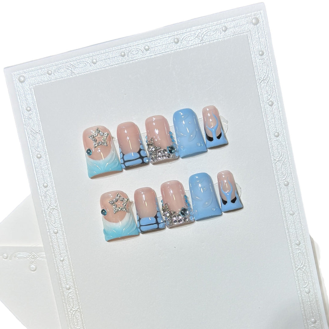 Dekoratives Press-On Nagelkunstset mit vom Ozean inspiriertem Design Karnz