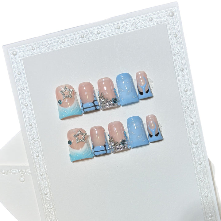 Dekoratives Press-On Nagelkunstset mit vom Ozean inspiriertem Design Karnz