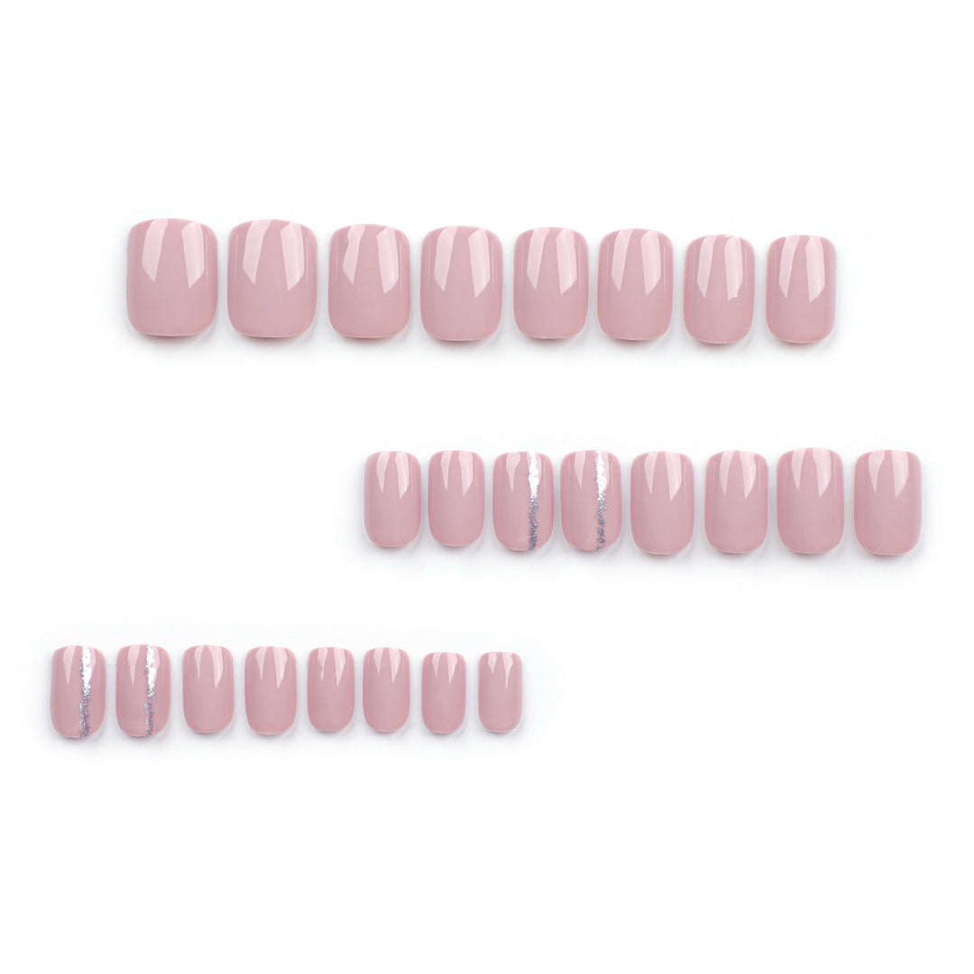 Nagelkunst mit elegantem Glitzerakzent Karnz