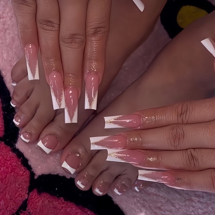 Dekorative Florale Nagelkunst Karnz
