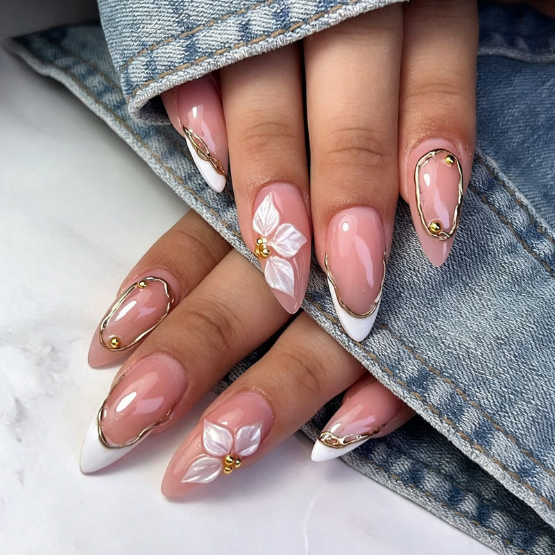 Elegantes florales Design Acrylnagelkunst Karnz
