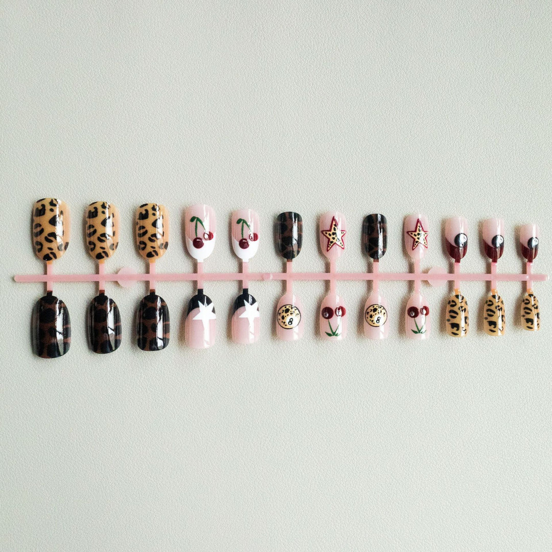 Künstlerisches Themen-Nagelkunst-Design-Kit