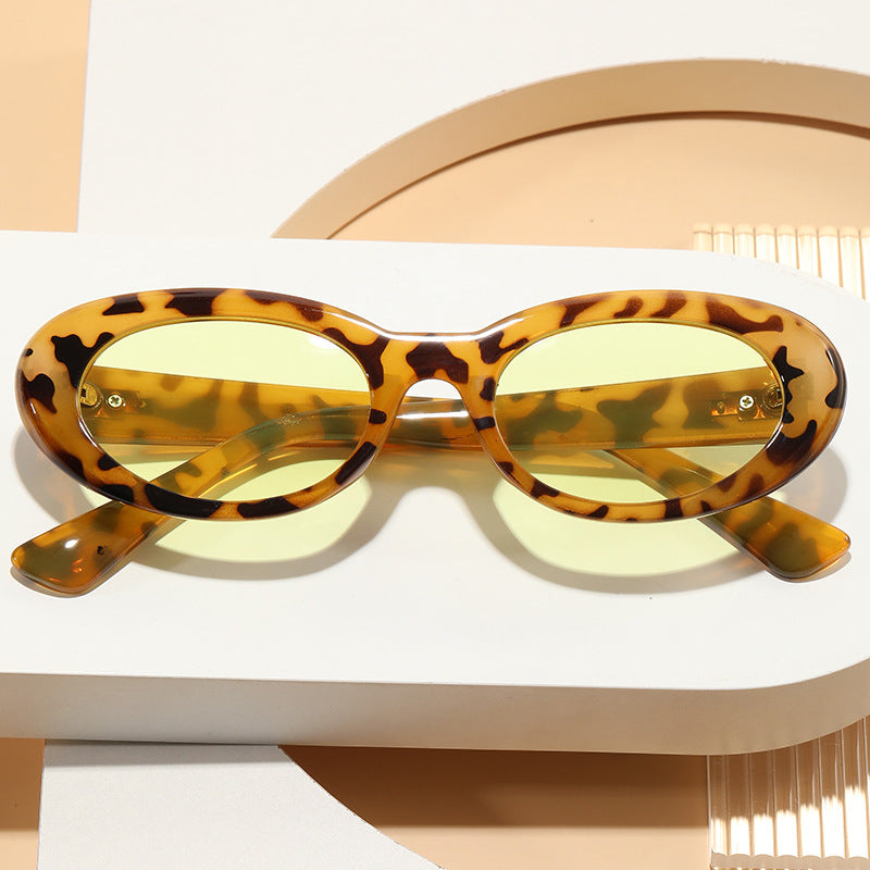 Damen elegante ovalförmige Sonnenbrille mit hochwertigen Gläsern Karnz