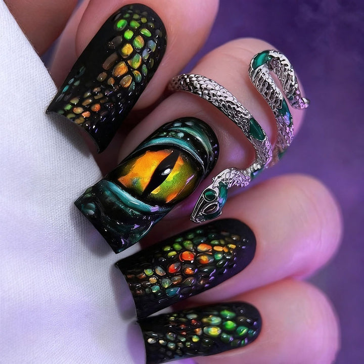 Kunstvolle 3D Nagelkunst Karnz