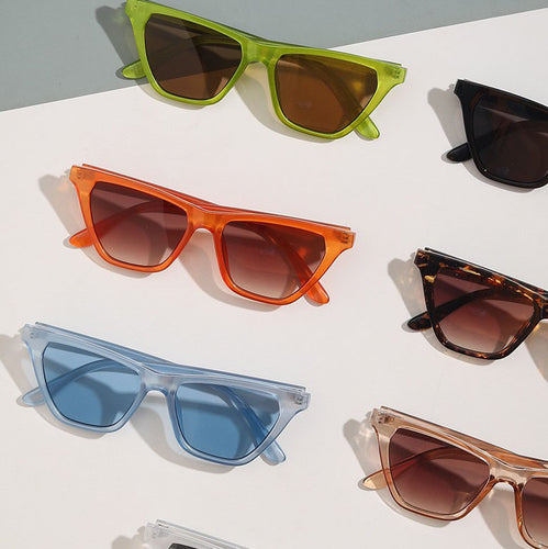 Damen Cat-Eye Sonnenbrille mit modernem, durchscheinendem Rahmen Karnz