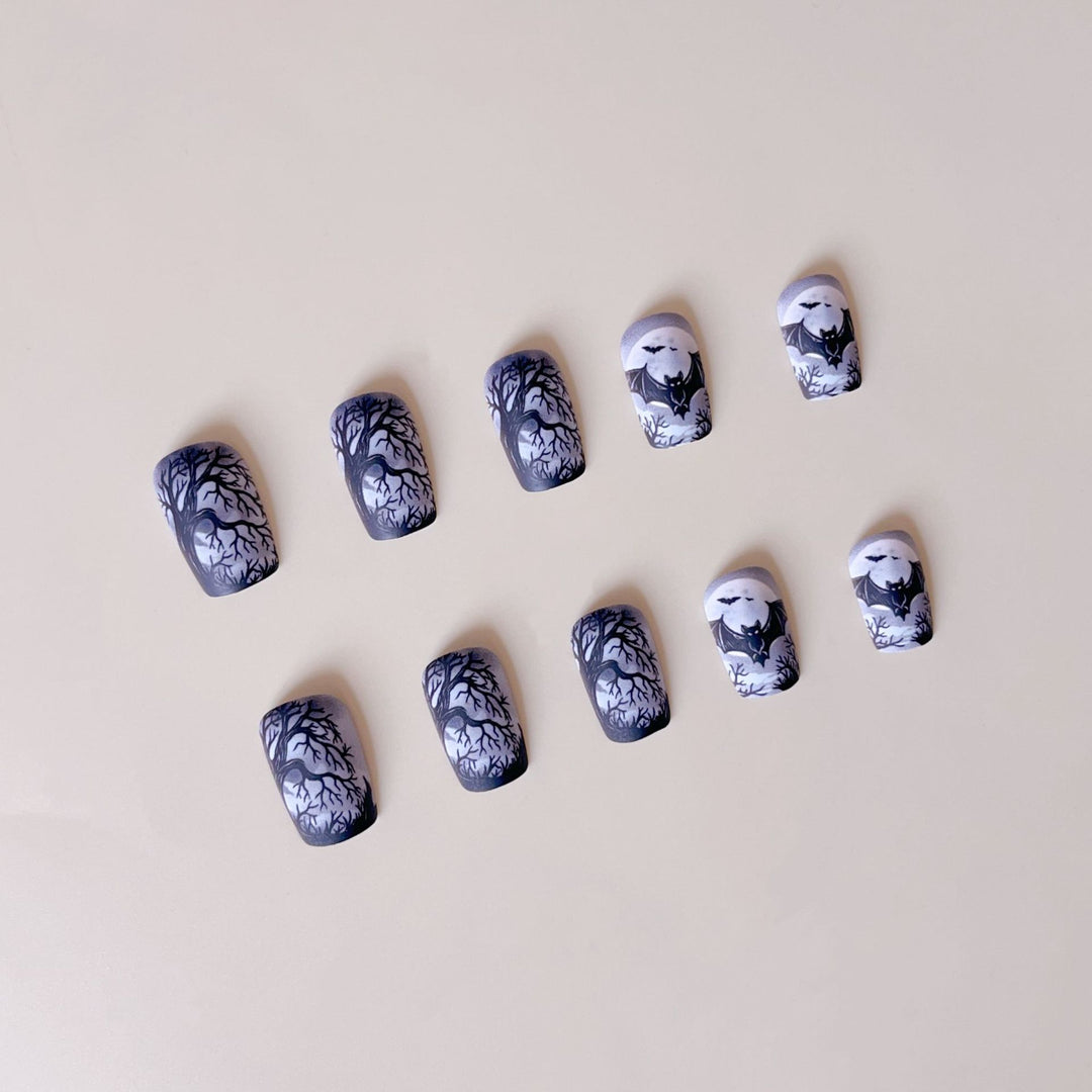 Kunstnagelset mit gruseligem Halloween-Motiv und aufwendigen 3D-Verzierungen Karnz