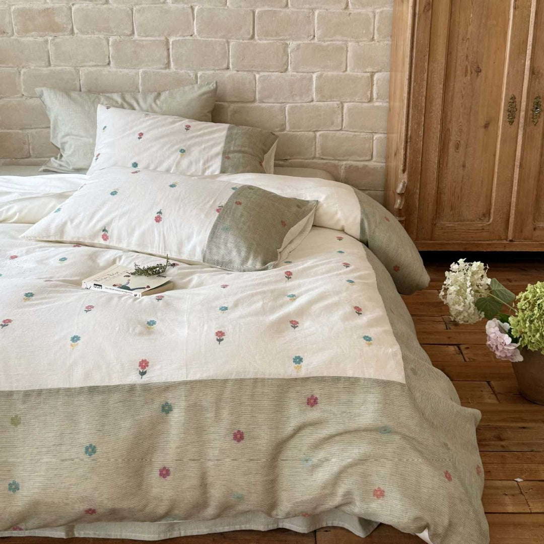 Bettwäsche-Set aus Leinen-Baumwoll-Mix mit zarter Blumenstickerei und Wendebezug