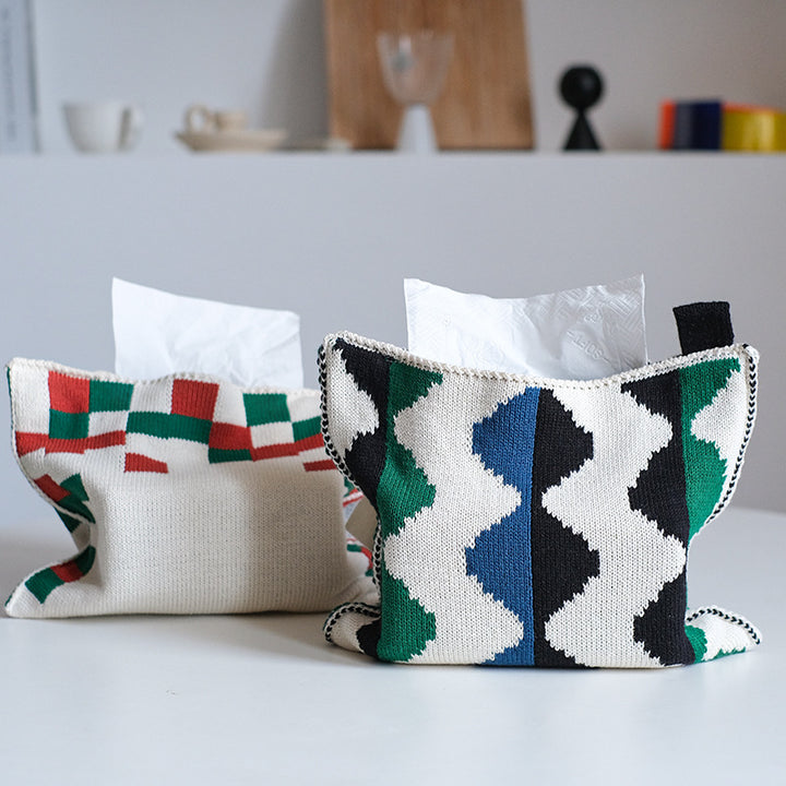 Gestrickter Taschentuchbox-Bezug mit geometrischem Wellenmuster
