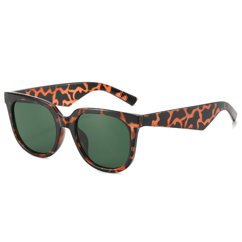 Damen stylische Sonnenbrille im modernen, geometrischen Design Karnz