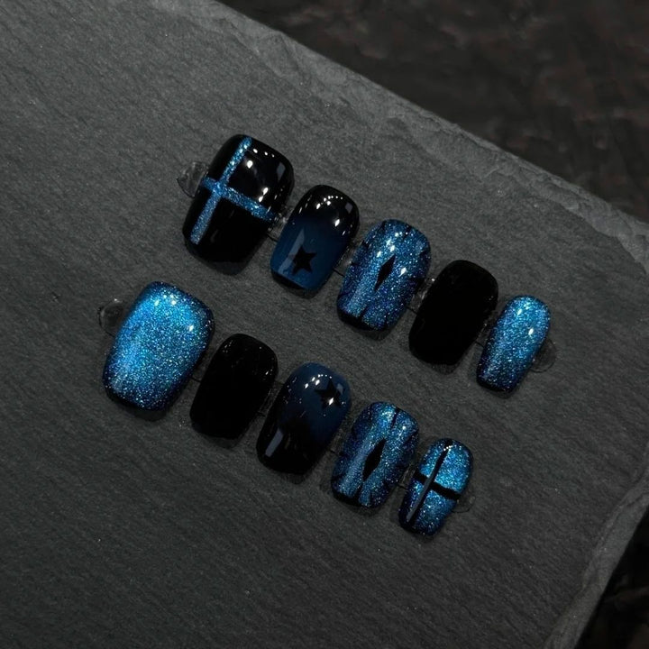 Künstlerisches Press-On Nagelkunst Design Set Karnz