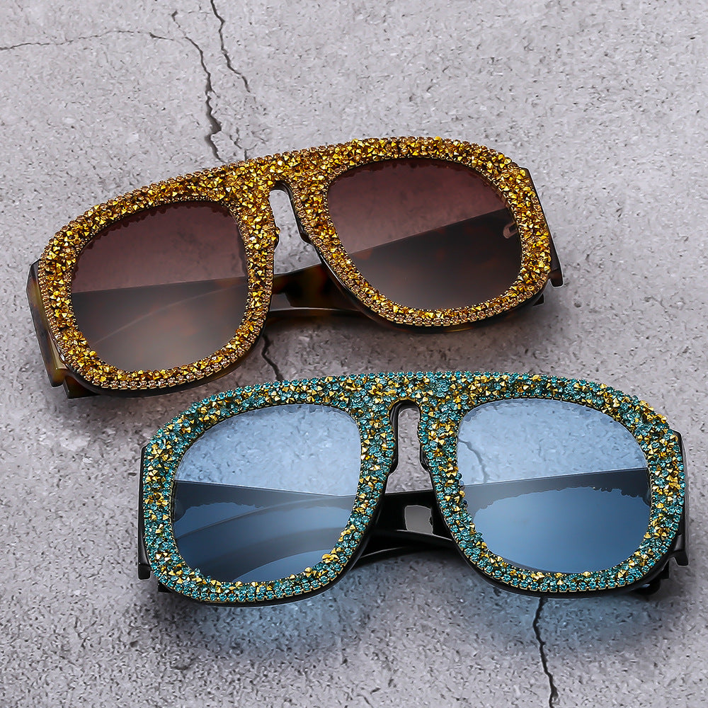 Damen auffällige Sonnenbrille mit Kristallverzierung Karnz