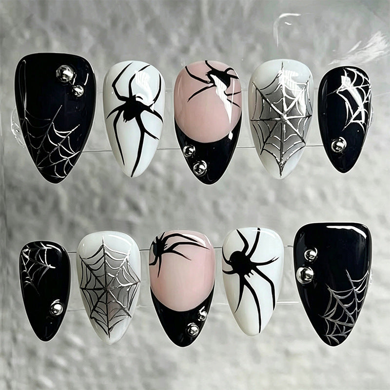 Kreatives Halloween Nageldesign Karnz