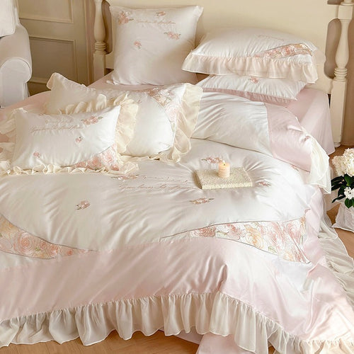 Romantisches Rüschen-Baumwoll-Satin Bettbezug-Set mit handbestickten Rosettenpaneelen & Rüschbettwäsche